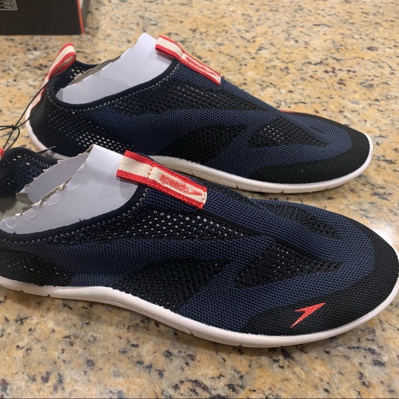 Men’s Water Shoes - Picture 3 of 4